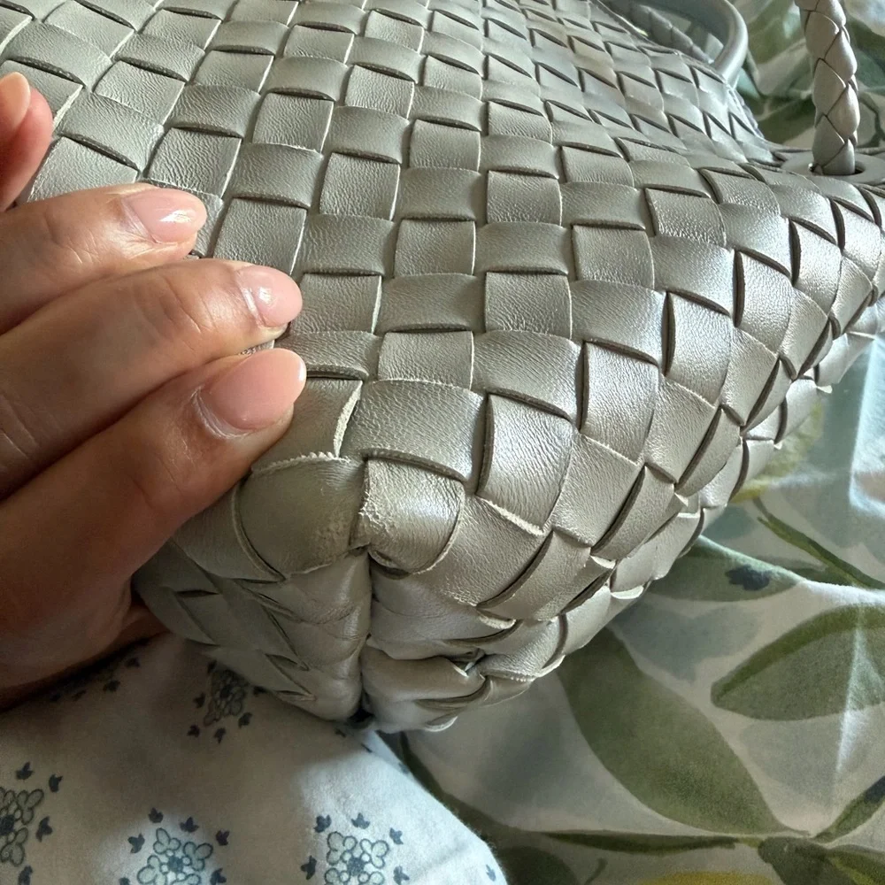 Bottega Veneta Medium Andiamo Bag — Grey Intrecciato Weave, Gold Hardware